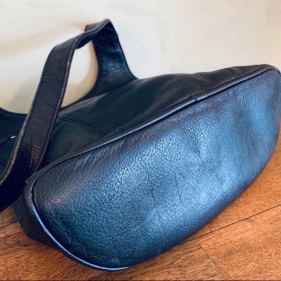 Tignanello 100% Leather Shoulder Bag in Black - Picture 5 of 7